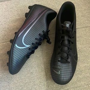 Brand new, Nike Vapor 13 Club multi-ground soccer cleats. Black/Iridescent.
